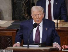 世界杯官网中文版-美军救出在伊朗跳伞的第二名飞行员后，特朗普发文