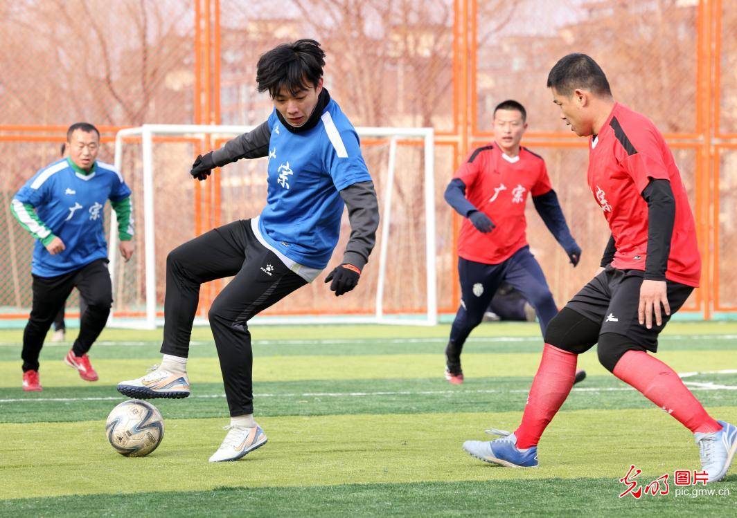 世界杯官网中文版-“五人制”足球赛激发绿茵活力